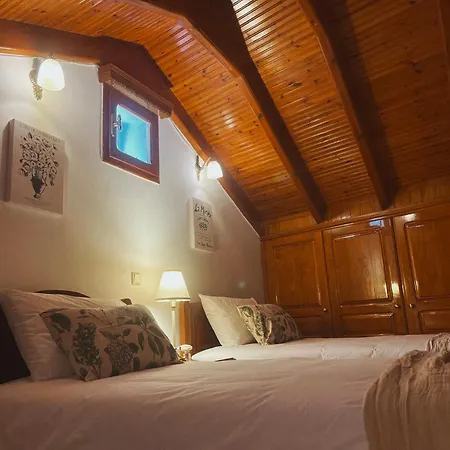 Сasa de vacaciones Margo Traditional House *