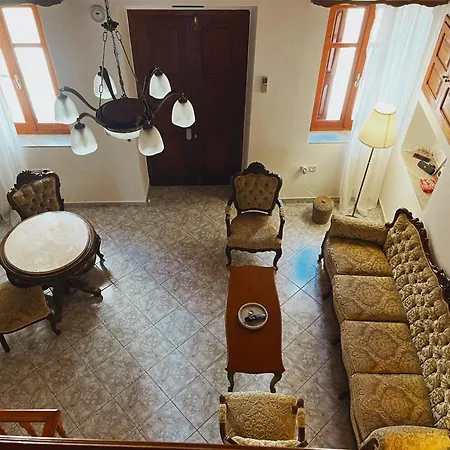 Margo Traditional House Сasa de vacaciones