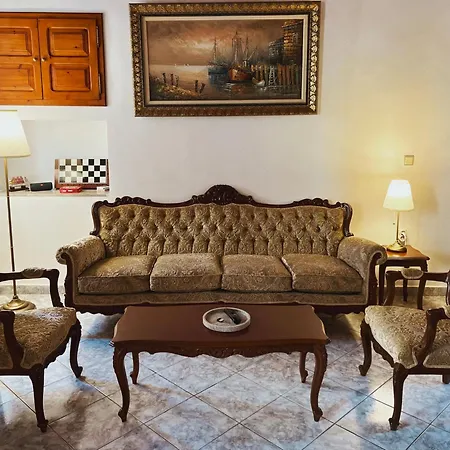 Margo Traditional House *