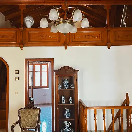 Margo Traditional House