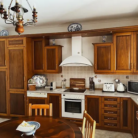 Margo Traditional House Case de vacanță