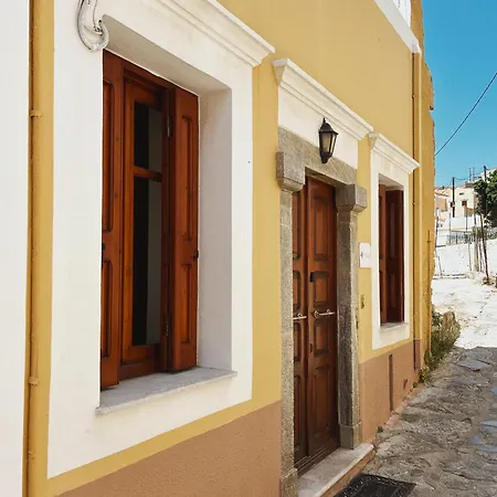 Сasa de vacaciones Margo Traditional House