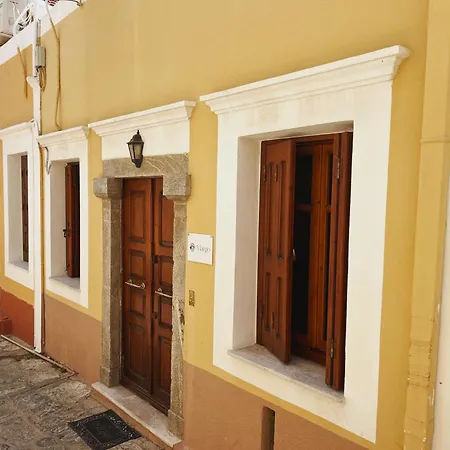 Сasa de vacaciones Margo Traditional House *