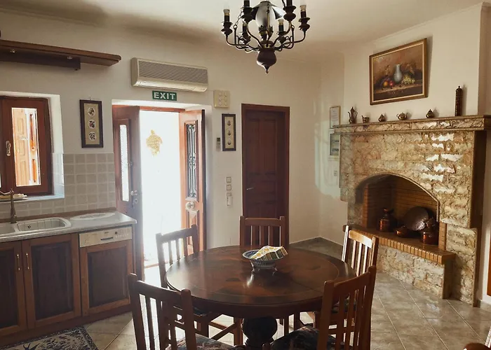 Margo Traditional House Simi