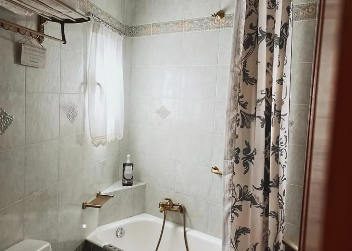 Margo Traditional House