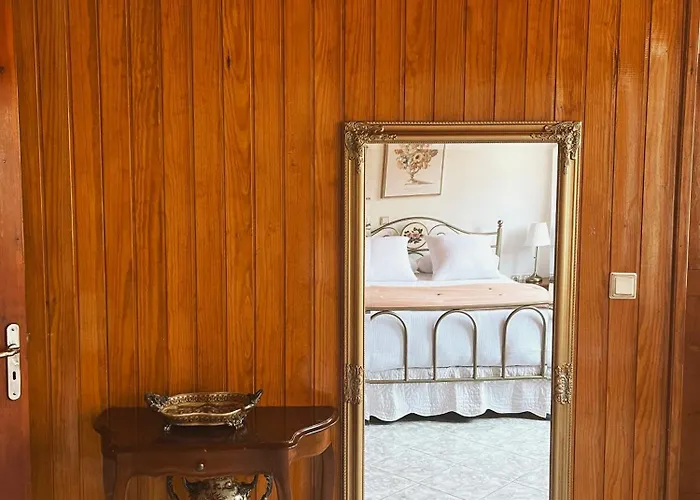 Margo Traditional House *